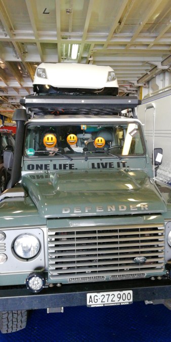 Ein wundervoller Land Rover Defender in der Korsika Ferry